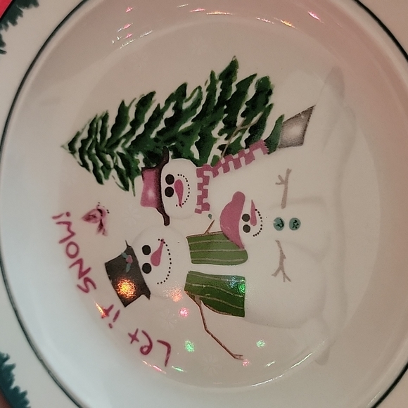 LET IT SNOW  child plate set - Picture 2 of 16